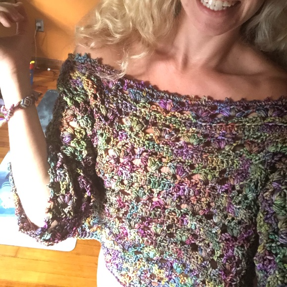 Handmade crochet cropped top one size - Picture 2 of 4